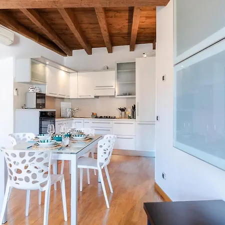 Beautiful Apartment-piazza Mazzini View *